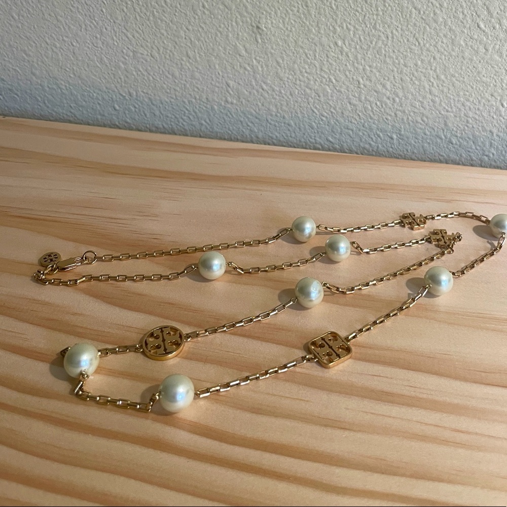 Torey Burch long gold and pearl neckless